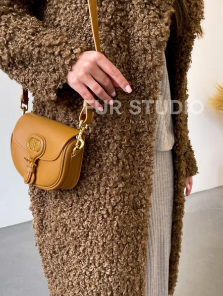 Шуба из искусственного меха - фото 1