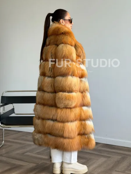 Шуба из меха огненной лисы - фото 9