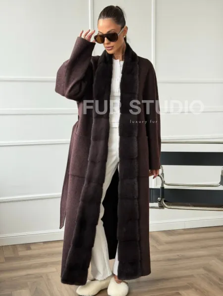 Длинное демисезонное пальто с мехом норки - фото 6
