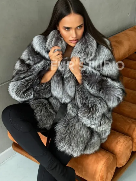 Шуба из чернобурой лисы 