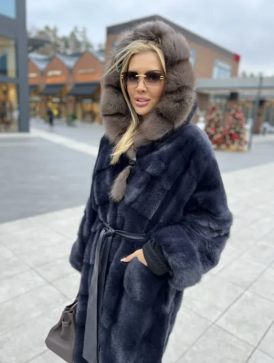 Норковая шуба с капюшоном из меха куницы - цвет инфинити (темно-синий) - фото 2