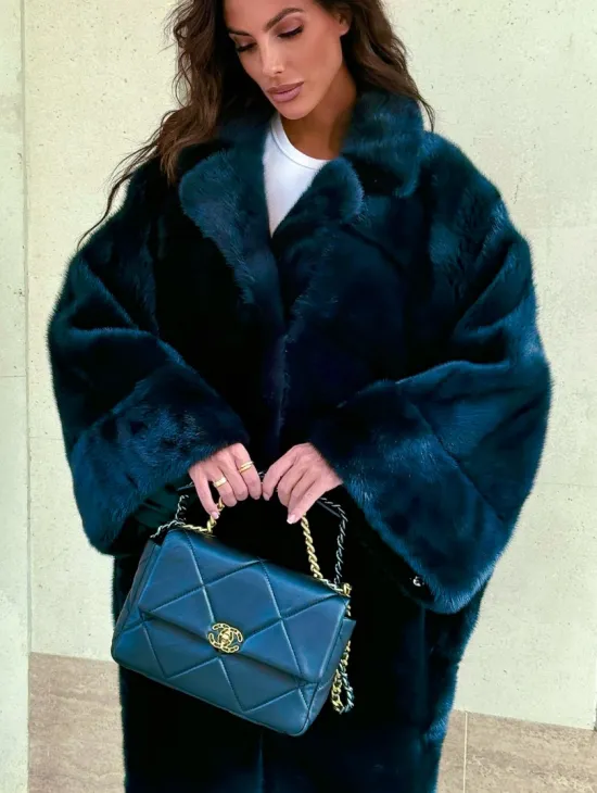 Женская шуба из меха норки в стиле «Oversize» (больших размеров) - фото 2