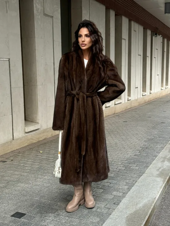 Модная шуба из скандинавской норки PREMIUM COLLECTION без воротника - фото 9