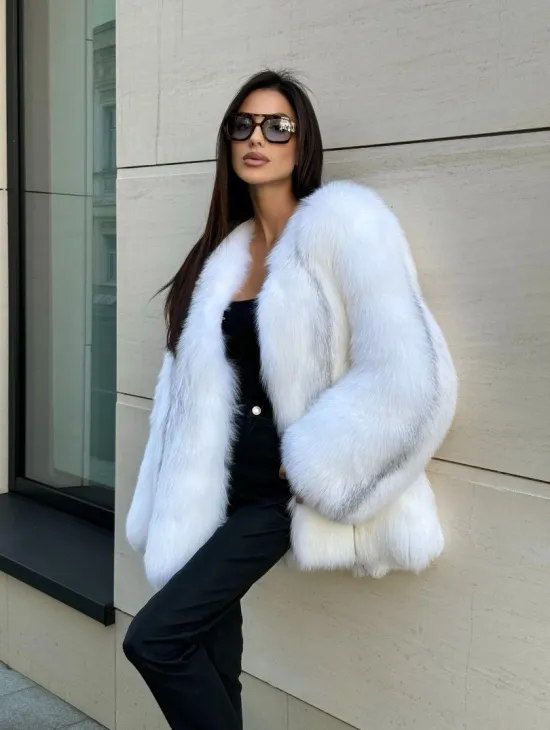 Шуба из меха белой крестовой лисы Vintage style, цельные пластины - фото 10