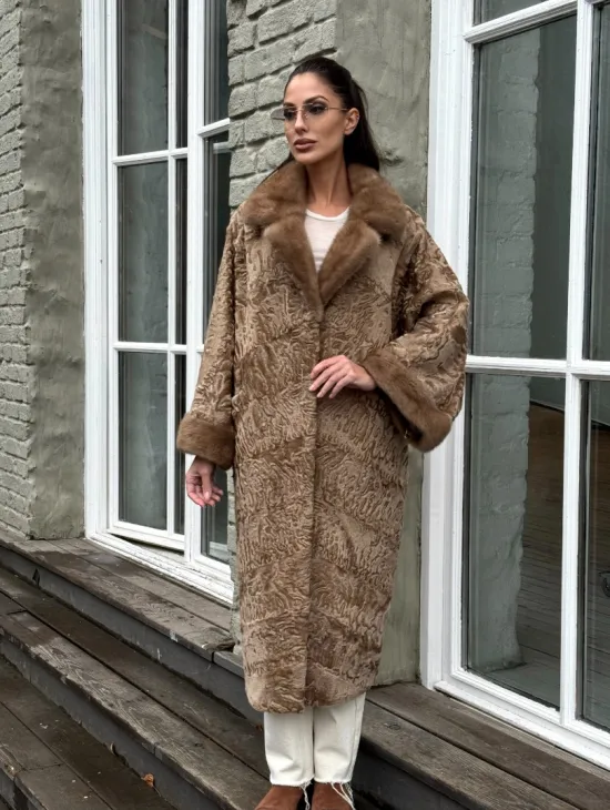 Женская шуба из меха каракуля GOLD кимоно паркет английский воротник - фото 8
