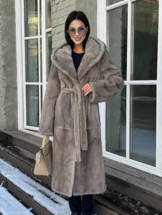 Шуба норковая серая с капюшоном и меховым поясом, классика - фото 4