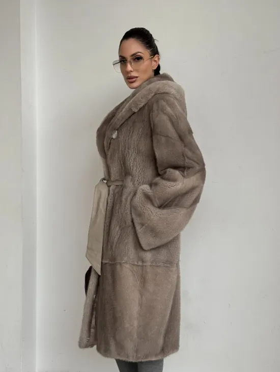 Норковая шуба кимоно с капюшоном кобра в натуральном сером цвете - фото 2
