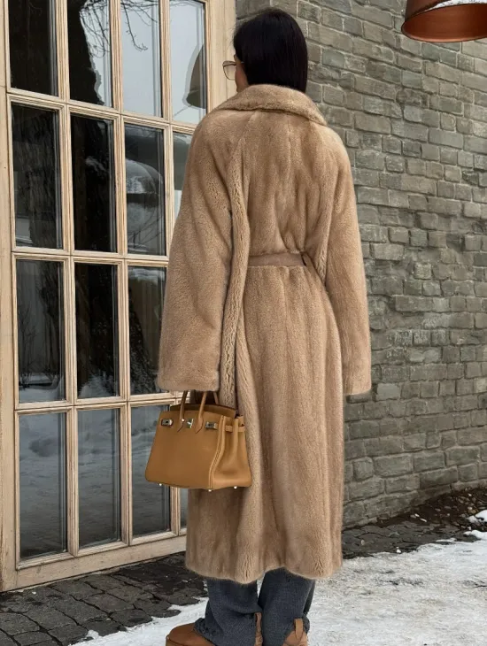 Удлиненная стильная шуба кимоно из скандинавской норки английский воротник - фото 6