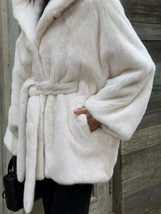 Шуба норковая летучая мышь с капюшоном, мех аукционная норка Palomino - фото 3