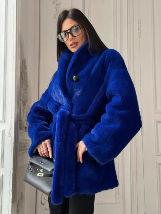 Полушубок из меха премиальной плюшевой норки Electric Blue - фото 9