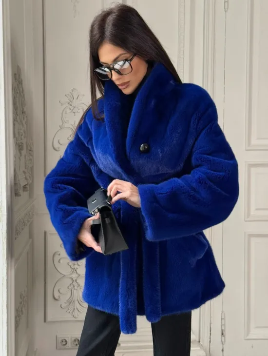 Полушубок из меха премиальной плюшевой норки Electric Blue - фото 4