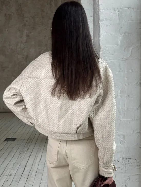 Женская курточка - бомбер из плетеной кожи Ivory - фото 5