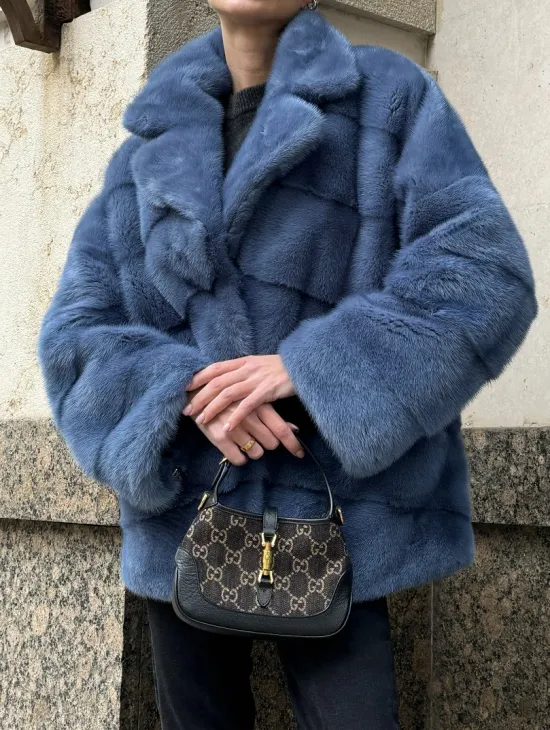 Короткая норковая шуба в цвете джинс с английским воротником - фото 3