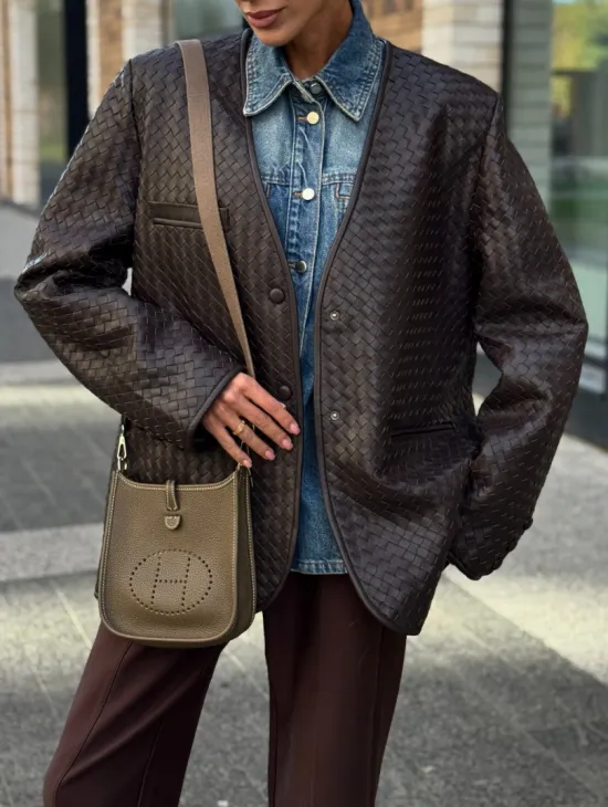 Стильный пиджак из натуральной плетеной кожи - фото 2