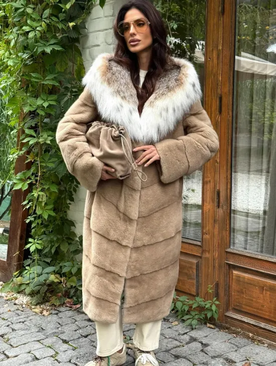 Бежевая норковая шуба с капюшоном рысь - фото 3