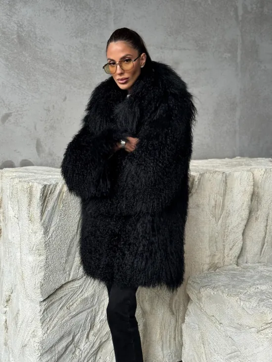 Черная шуба из ламы - фото 6
