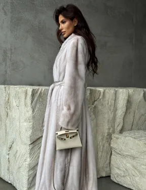 Светлая шуба из натуральной скандинавской норки - фото 10