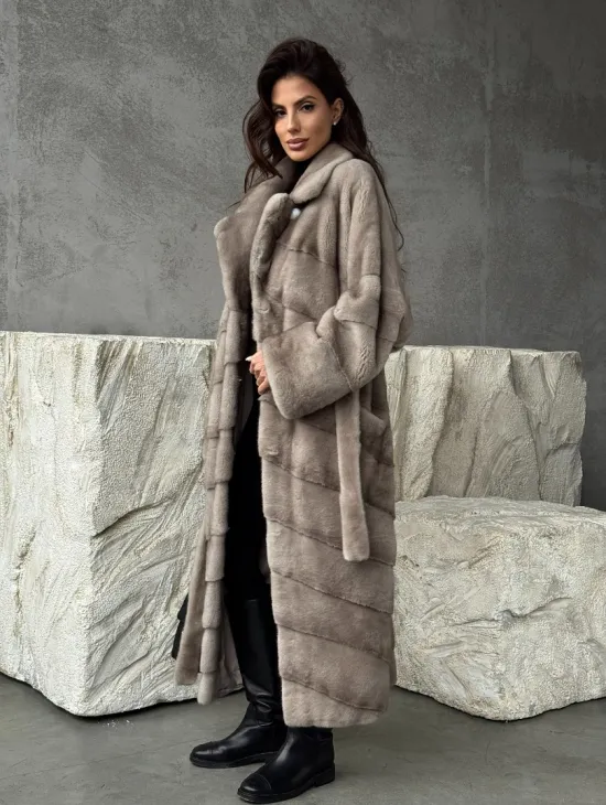 Удлинённая норковая шуба с поясом - фото 9