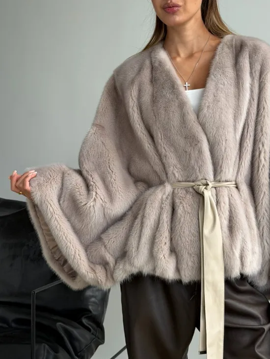 Женская шуба в стиле 