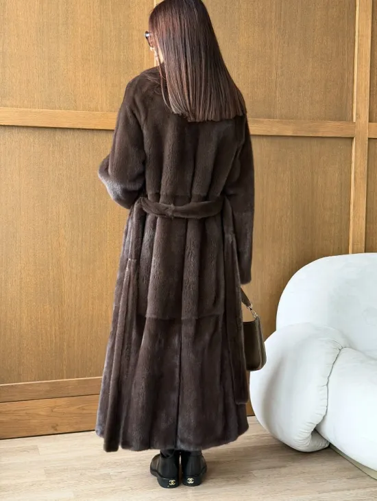 Норковая шуба - прямой крой с меховым поясом - фото 3