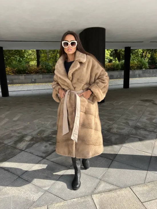 Шуба из меха аукционной норки с английским воротником - фото 2