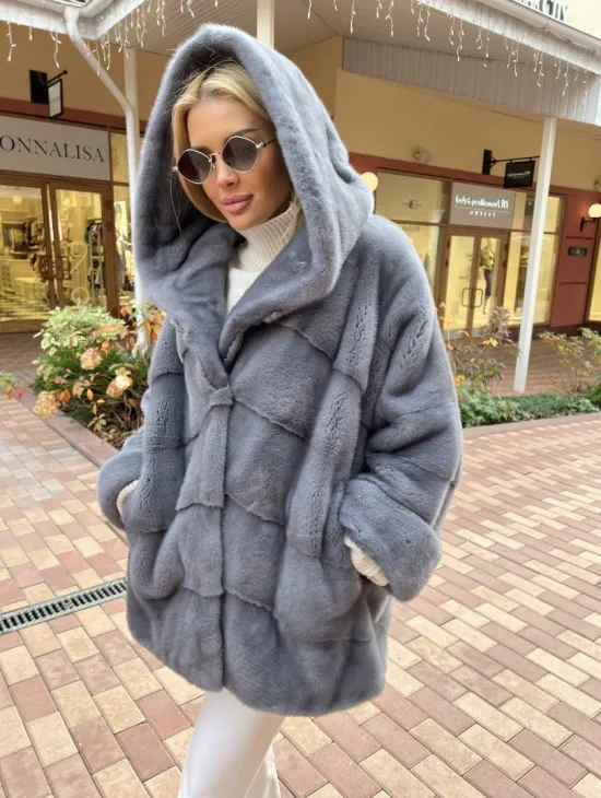 Норковое пончо с капюшоном - фото 0