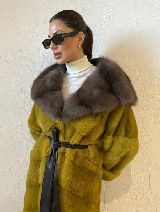 Норковая шуба с капюшоном куница - цвет горчичный - фото 1