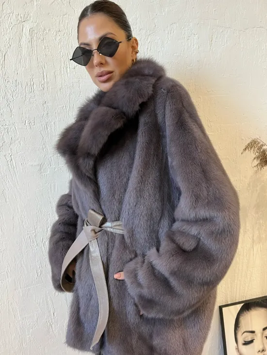 Короткая шуба из меха норки с воротником из меха куницы - фото 1