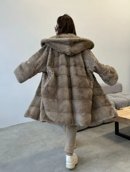 Шуба норковая с капюшоном - отделка из меха каракуля - фото 2