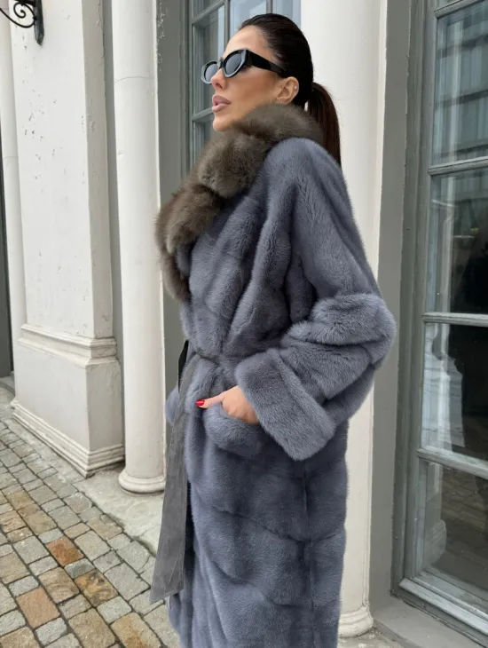 Норковая шуба с воротником из меха куницы - цвет серый - фото 3